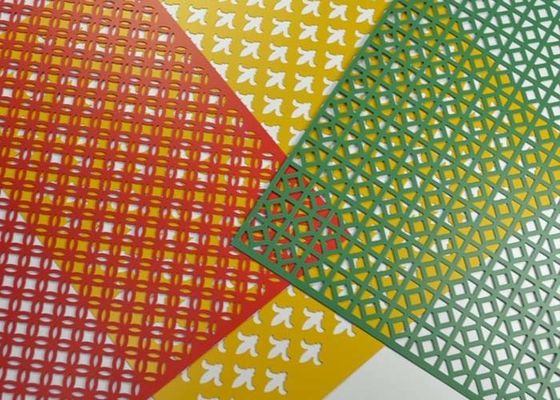 ผนังโลหะ perforated ประดับ 1x2m สําหรับฝาผนังหน้าผาเพดาน