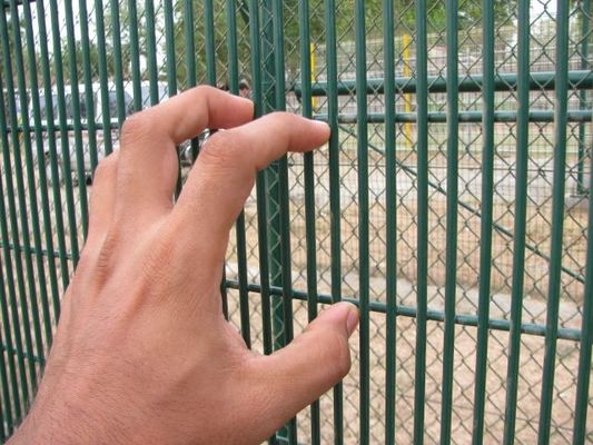 3510 Anti Climb Mesh Fence ความปลอดภัยสูง welded สําหรับกําแพงสายคุก