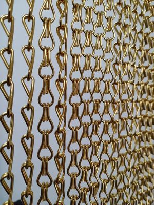 สีฟ้า Hook Chain Metal Curtain ประตูหรือกระจกตกแต่งด้วยเชือกจอบิน