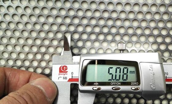 สกรีนสายเจาะโลหะตัดแม่นยํา เหมาะสําหรับแผ่นเสียงและระบบกรองอากาศในอาคารพาณิชย์